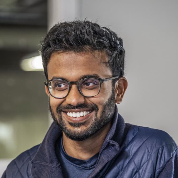 https://dwv100zweqd2m.cloudfront.net/uploads/user/avatar/3174/shashank.jpg